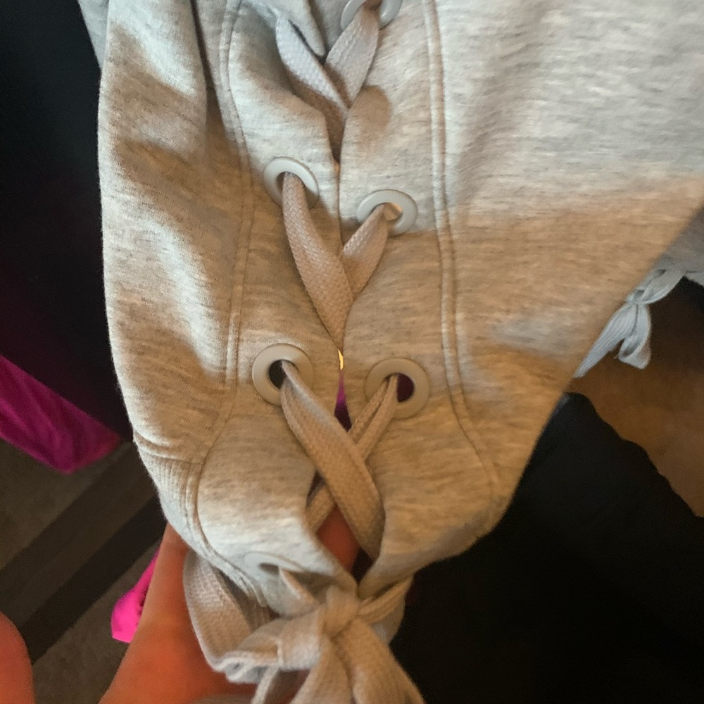grey crew neck pullover - Picture 3 of 3